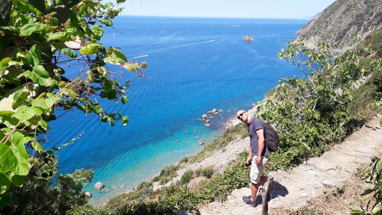 Mansard Apart Alba - Sea 5 Terre-Trekking-Excursions-Relax サン・テレンツォ エクステリア 写真