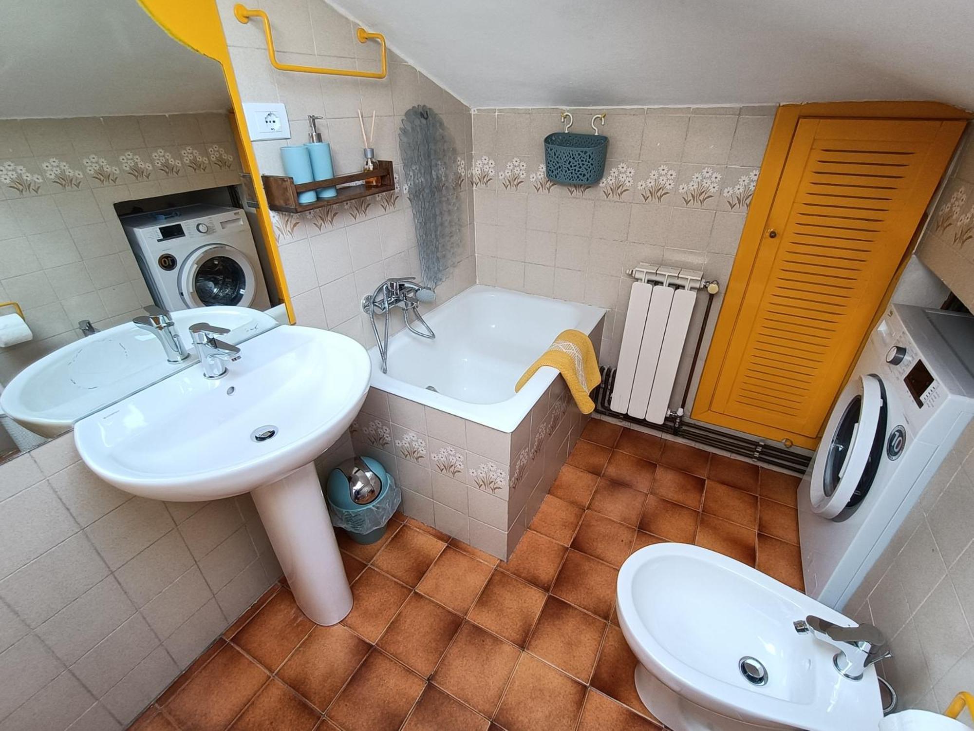 Mansard Apart Alba - Sea 5 Terre-Trekking-Excursions-Relax サン・テレンツォ エクステリア 写真